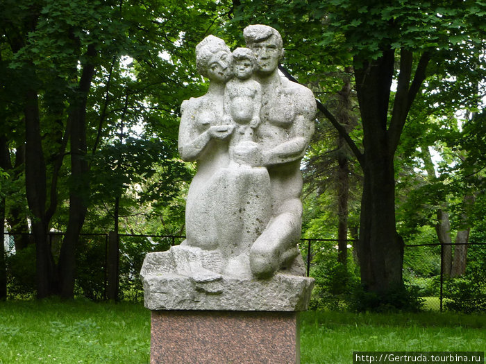 Скульптурная группа Семья Клайпеда, Литва