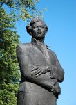 памятник Максиму Богдановичу  (белорусский поэт, публицист, литературовед)