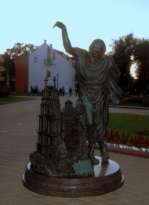 Скульптура Зодчий. Открыта накануне Дня Независимости в 2007 году. Скульптор В.Жбанов. Минск, Беларусь