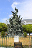 Монумент борцам-освободителям, боролись за линию, кому же она достанется