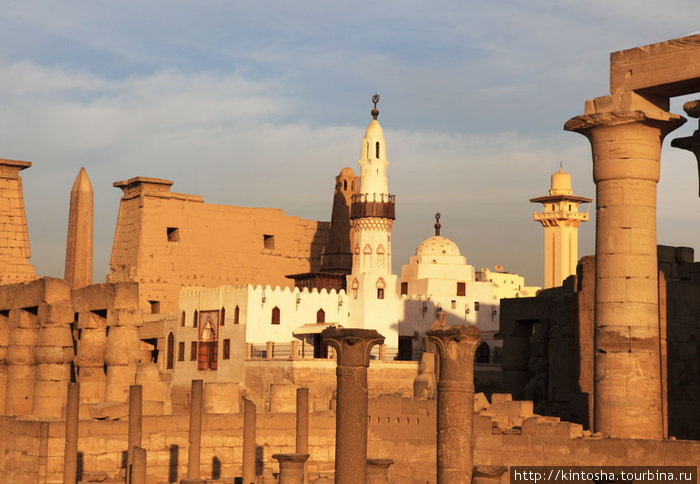 средневековая мечеть Луксор, Египет