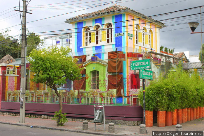 Дома яркие и красивые Кито, Эквадор