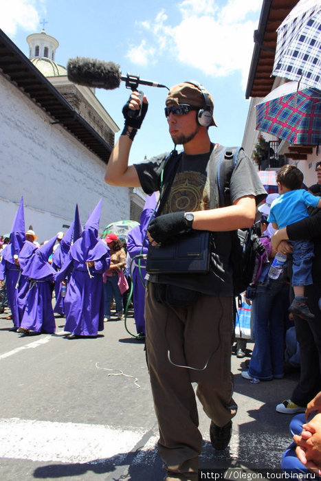 Видеооператоры и фотокорреспонденты не могут пропустить такое событие Кито, Эквадор