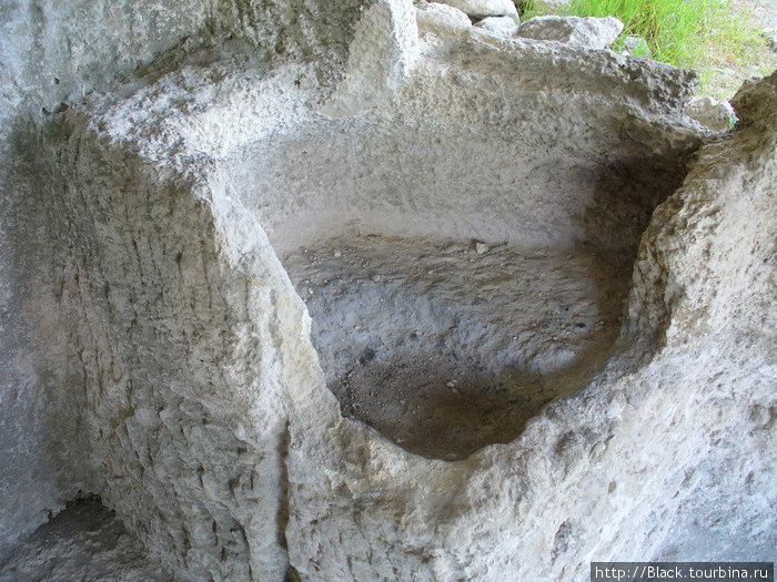 Многоярусные искусственные пещеры внутри и снаружи Бахчисарай, Россия