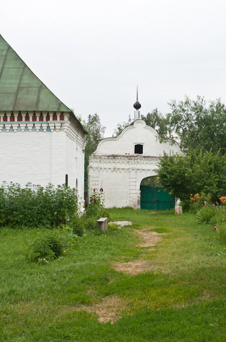 Ворота Кидекша, Россия