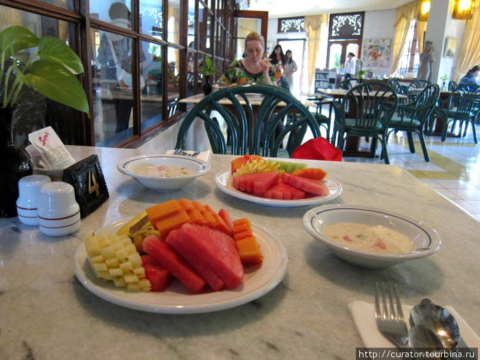 завтрак в отеле — шведский стол Нуса-Дуа, Индонезия