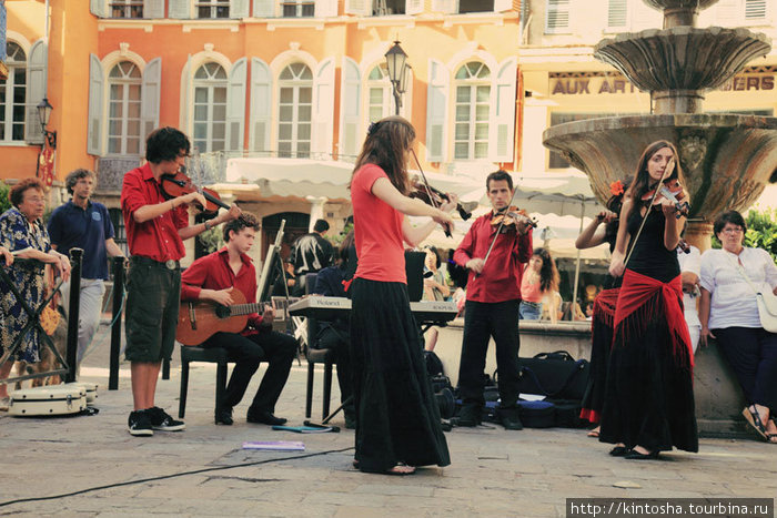 Выступление молодежного музыкального оркестра Грасса Грас, Франция