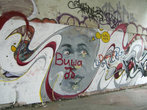 Граффити в здании бывшего павильона ВДНХ