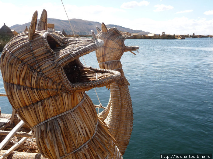 Птица — тройка Урос плавающие острова, Перу