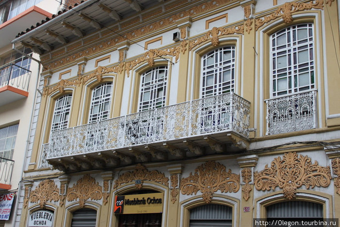 Чудные балконы Санта-Ана-де-лос-Риос-де-Куэнка, Эквадор