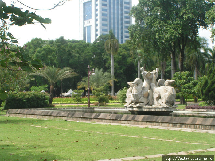 Площадь Свободы / Lapangan Banteng