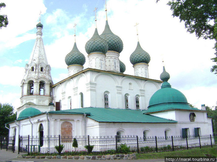 С июля 2003 года церковь Спаса на городу возвращена Ярославской епархии. В храме ведутся церковые службы Ярославль, Россия