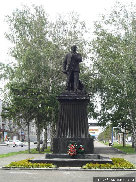 Один из памятников В.И. Ленину Барнаул, Россия