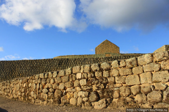 Этим стенам около 500 лет Ингапирка, Эквадор