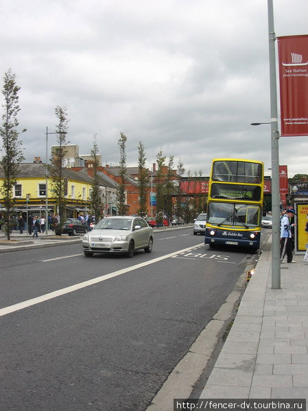 Движение здесь левостороннее, а автобусы двухэтажные. Дублин, Ирландия