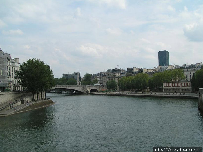 Выход на большую воду Париж, Франция