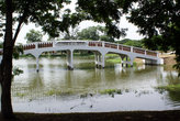 Мост на пруду