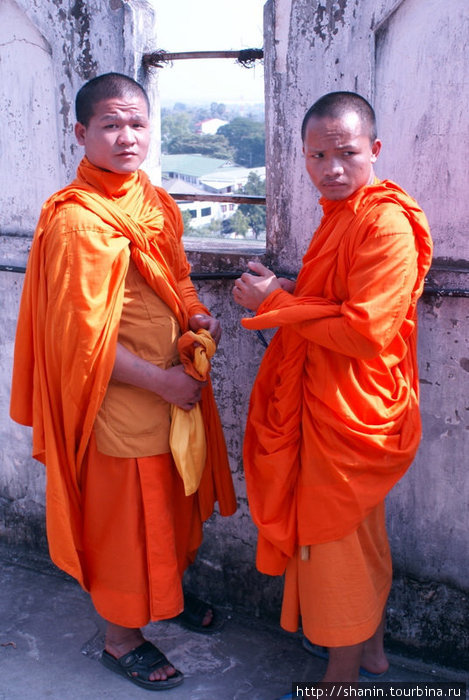 Монахи Лаос