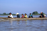 На длинной лодке по Меконгу