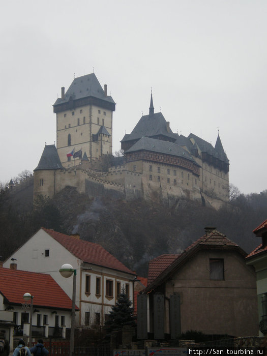 Настоящий средневековый замок Карлштейн, Чехия