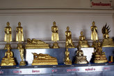 Алтарь со статуэтками Будды
