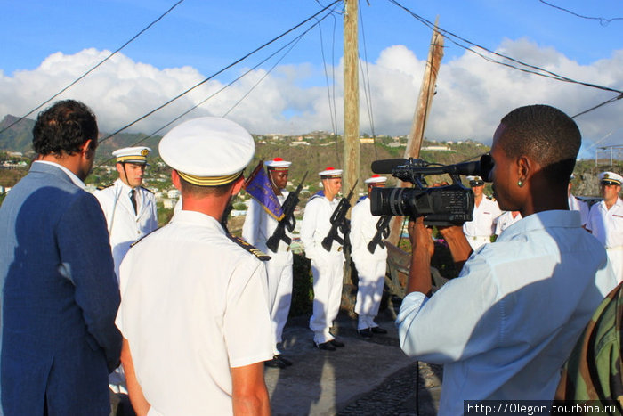 Фото и видеорепортёры завпечатлят всё действие на плёнку Сент-Джорджес, Гренада