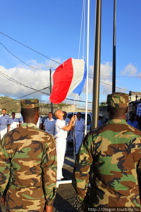 Флаг пополз вверх Сент-Джорджес, Гренада