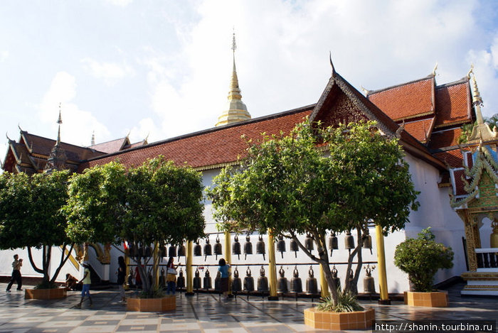 Монастырь на горе Чиангмай, Таиланд