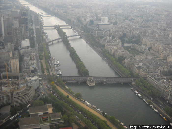 Мосты повисли над водами Париж, Франция