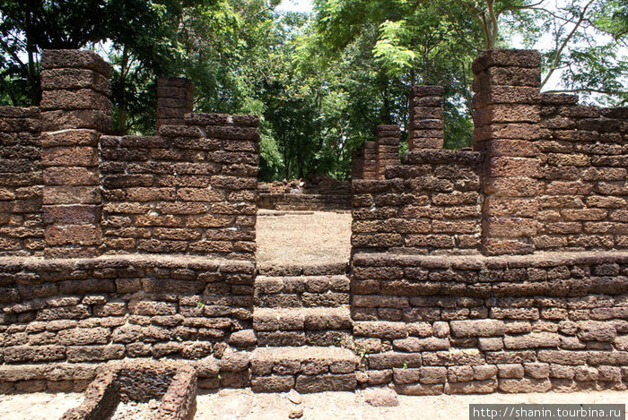 Руины храма Си-Сатчаналай Исторический Парк, Таиланд