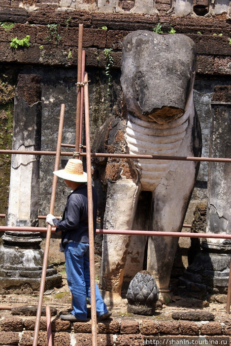 Реставратор Си-Сатчаналай Исторический Парк, Таиланд