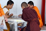 Монахи за игрой в шашки, Ват Чеди-Луанг