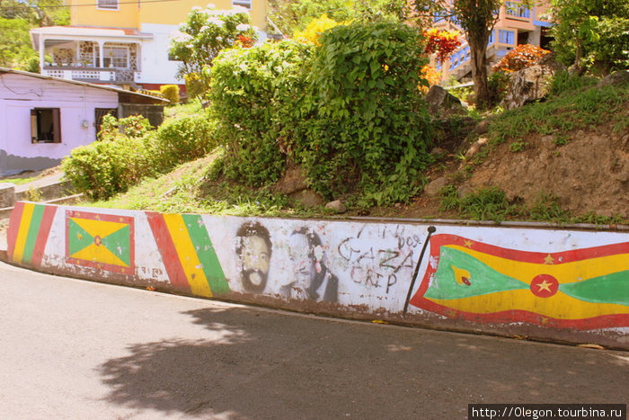 Бордюры не обошли стороной, патриотичные рисунки лиц героев и флага страны Гренада