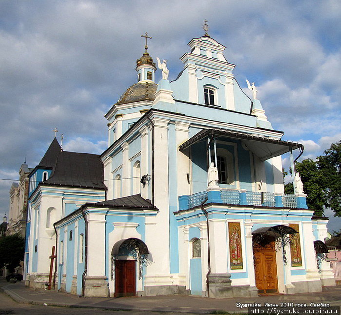 Греко-католический храм Рождества Пресвятой Богородицы был построен в 1738 г. Самбор, Украина