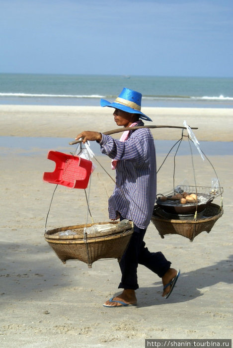 Торговец на пляже Хуа-Хин, Таиланд