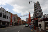 Рядом с индуистским храмом — китайский квартал