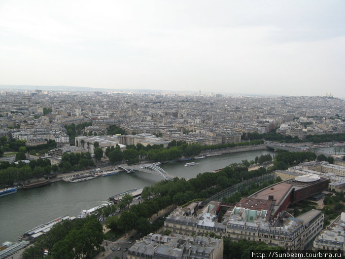 Под небом Парижа Париж, Франция