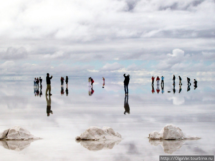 Зеркальные инсталяции Уюни, Боливия