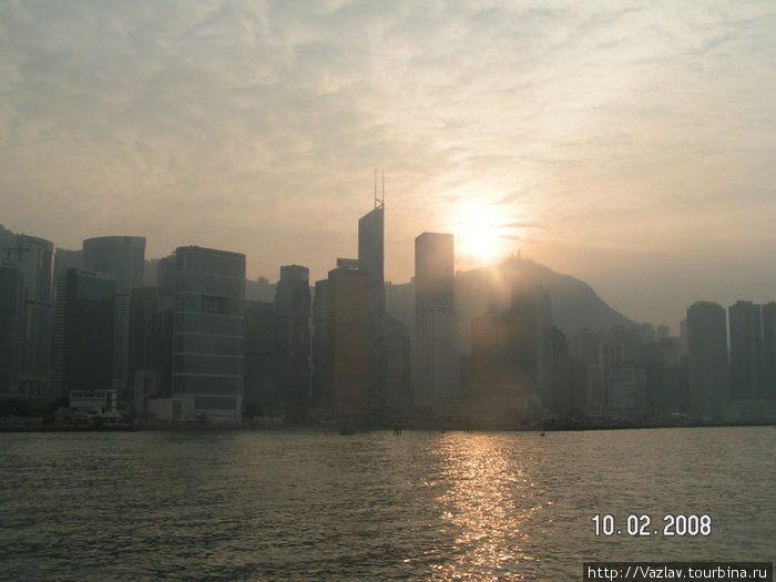 Предзакатное состояние Гонконг