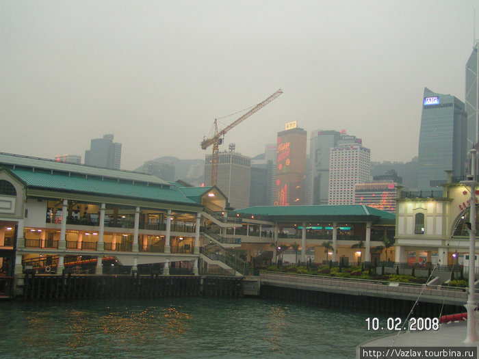 Терминал корабликов; отсюда мы отчаливаем Гонконг
