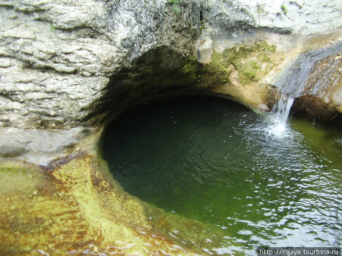Ванна молодости в БКК в глубину достигает около 4х метров Республика Крым, Россия