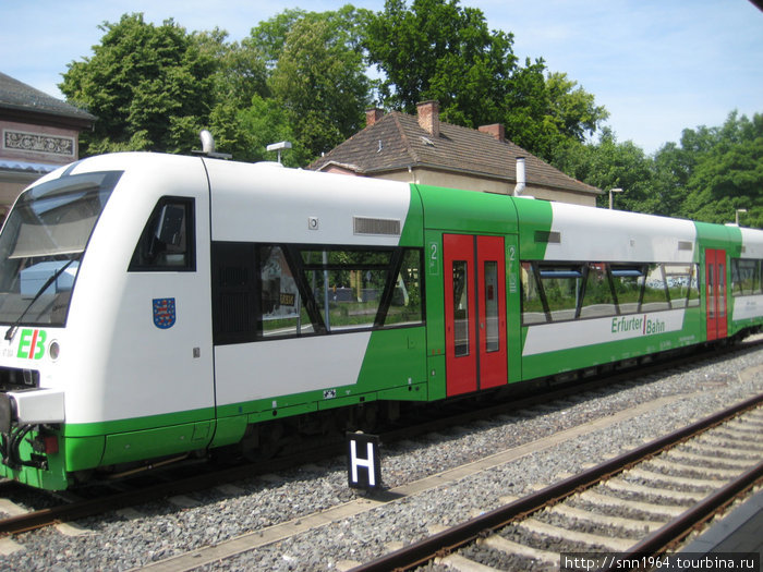 сам себе тюрингский поезд из одного вагона Мюльхаузен, Германия