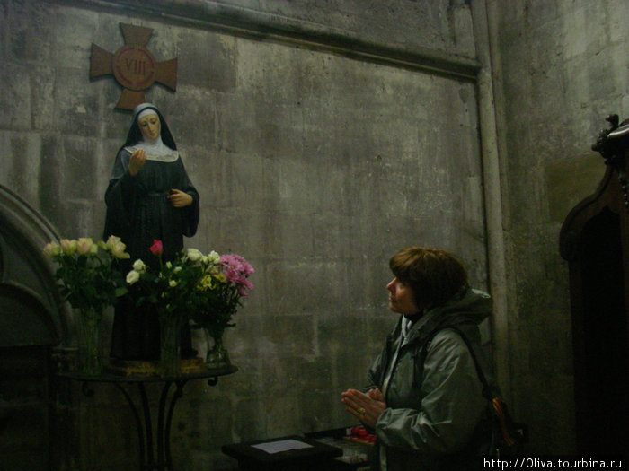 Святая Маргарита, ... — просит о чем-то Марго Руан, Франция