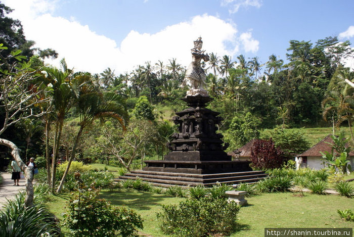 Статуя Убуд, Индонезия