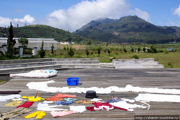 Сушится белье Тегал, Индонезия