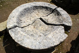 Каменная тарелка