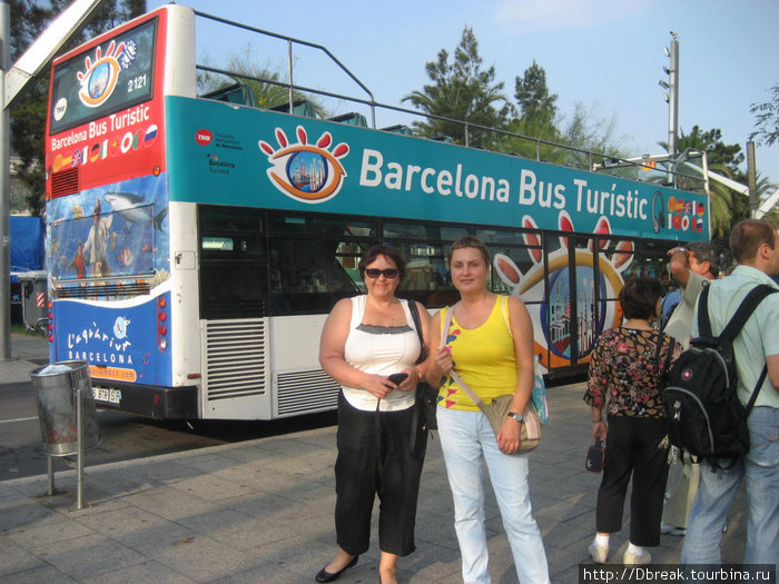 Очень милые автобусы, но если сделаешь остановку в центре, будешь стоять в очереди 1-2 часа, чтобы сесть в следующий автобус. Барселона, Испания
