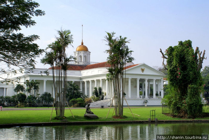 Губернаторский дворец Богор, Индонезия