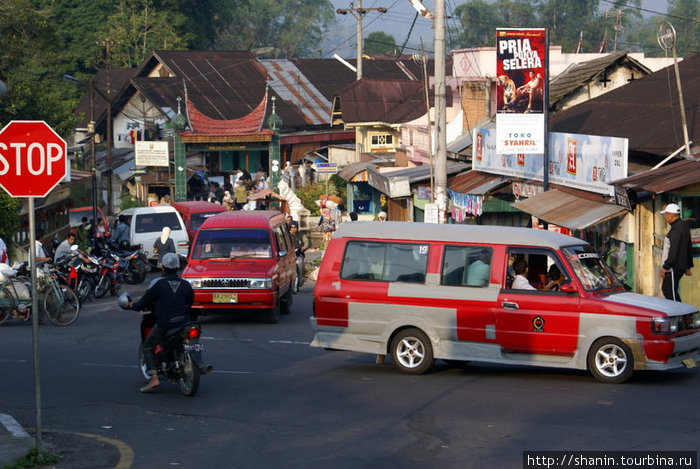 На улице Букиттинги, Индонезия