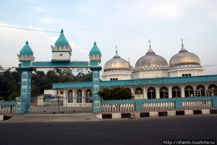 Мечеть в Букиттинги Букиттинги, Индонезия